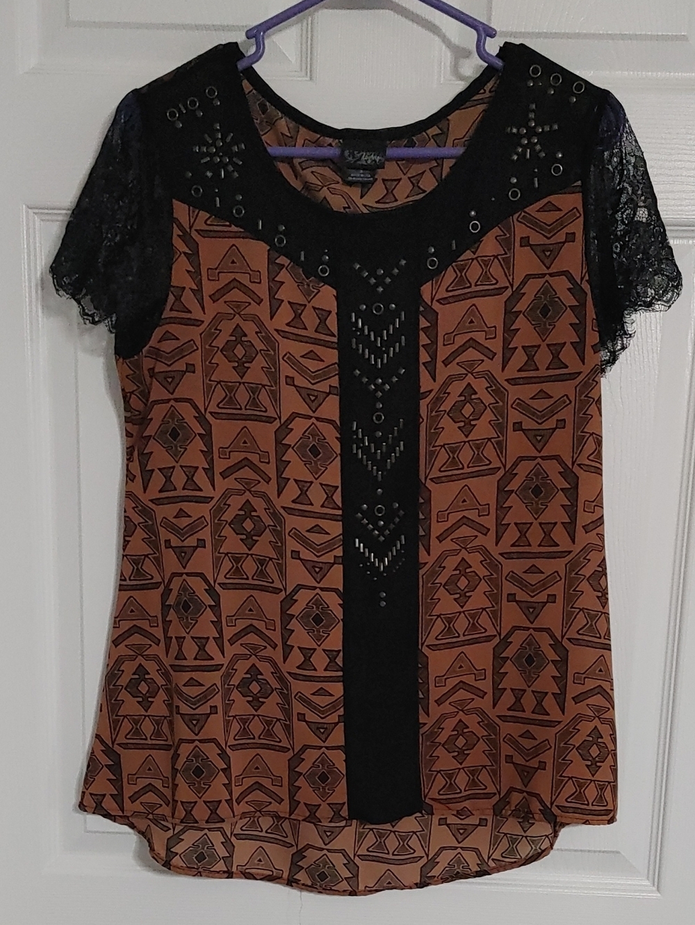 Daytrip Brown Aztec Print Top with Black Lace Trim Sleeves Size Small